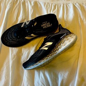 New Balance Women’s More V2 Running Shoe Black/Outerspace